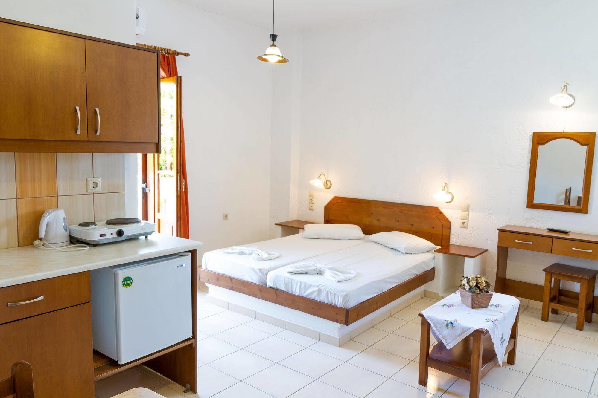 Ideal Hotel Kokkini Hani Ngoại thất bức ảnh